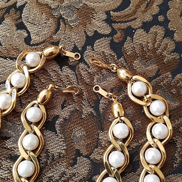 🌺!HOST PICK!🌺 VINTAGE PEARL NECKLACE & BRACELET - Picture 3 of 3